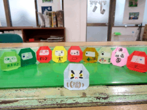 折り紙だるま